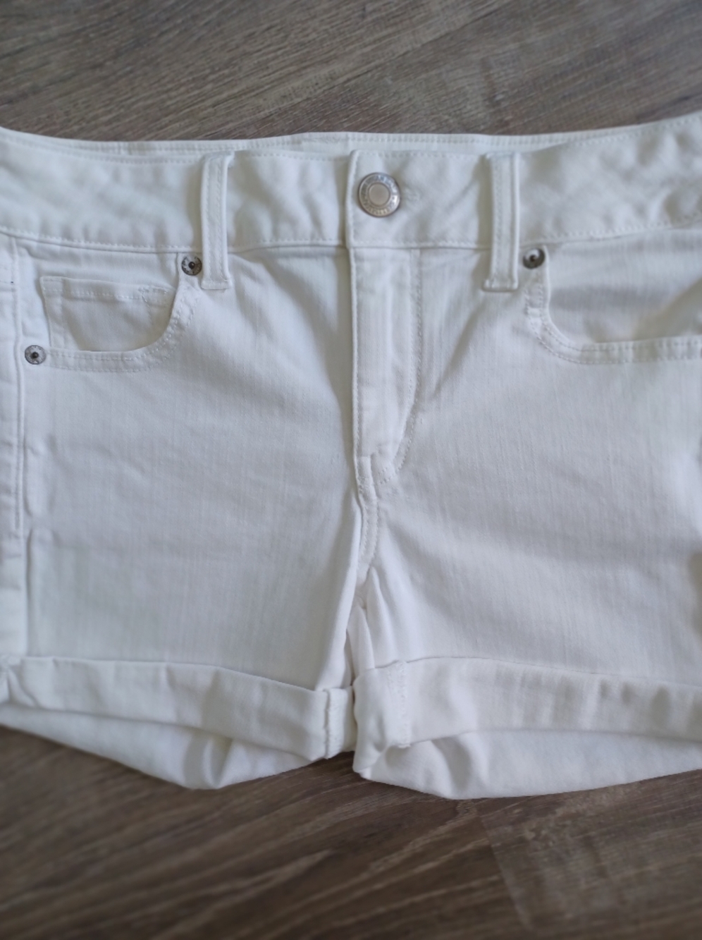 American Eagle Low Rise White Rolled Cuff Midi Denim Shorts - Picture 2 of 5